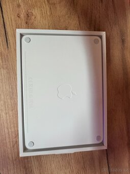 Apple Magic TrackPad 2024 Bílá - 4