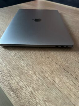 MacBook Pro - 4