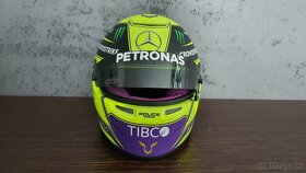 Helma Lewis Hamilton 2022 1:2 F1 Mercedes AMG Petronas - 4
