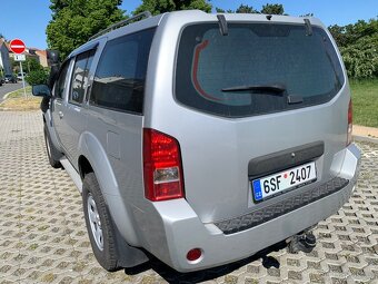 Nisan Pathfinder 4x4 nafta,7 míst - 4