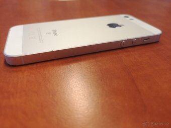 iPhone SE (2016) 32 GB - 4