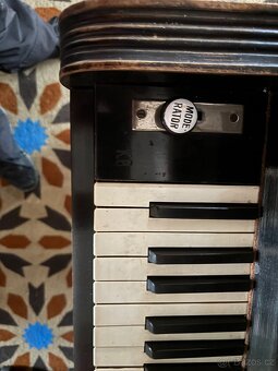 Piano - 4