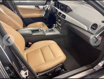 Mercedes Benz - 4