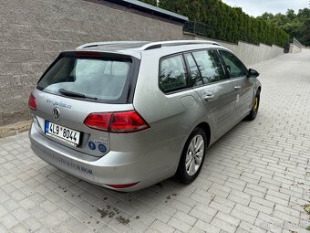 VW Golf Variant VII. 1.6 tdi 81kw 7/2015 Koupeno ČR / 1 maj - 4