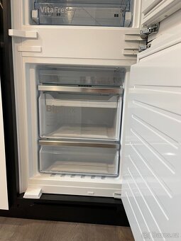 Vestavná lednice Bosch s 0°C zónou - zánovní - 4