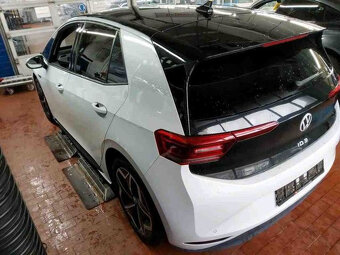 Volkswagen ID.3 Performance 1st 150kw/matrix/kamera/keyless - 4