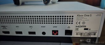 Microsoft Xbox One S / 1TB / Ovladač. - 4