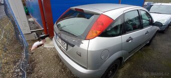 Ford Focus 1.6 16v - 4