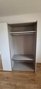 Šatní skříň - 4