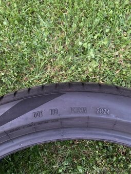 235/40r19 96w - 4