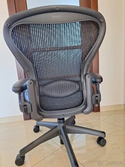 Zidle Herman miller aeron - 4