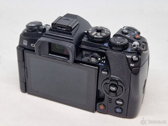 Olympus OM-D M-1 MkII v TOP stavu, komplet krabice - 4