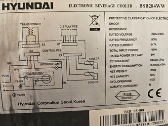 Prosklená malá lednice - 4