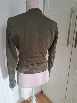Bundička Guess - 4