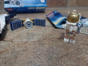 Lego City 60224 Údržba vesmírné družice - 4