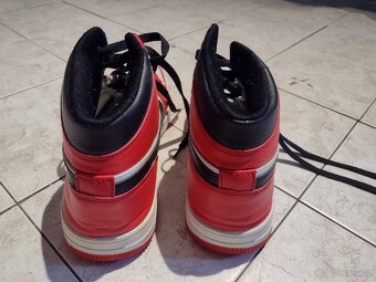Nike Jordan - 4