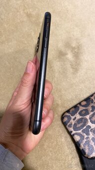 Prodám černý iPhone 11 128GB - 4