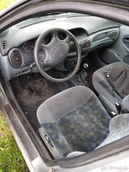 Renault Megane 1.6 - 4