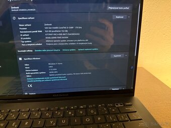 Asus Zenbook - 4