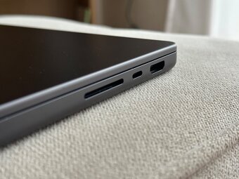 MacBook Pro 14" M3 Pro Space Grey / 18 GB RAM / 512 GB SSD - 4