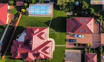 Prodej vily a apartmánu, 350m² s dvougaráží na pozemku 1600m - 4
