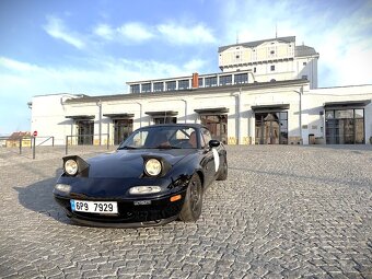 Mazda MX-5 Na 1,8 ,107 kW - 4