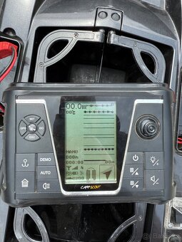 Mivardi CarpScout - Zavážecí lodíčka s Echolotem a GPS - 4