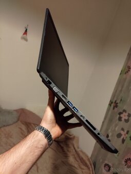 Acer travelMate p215-52 - 4