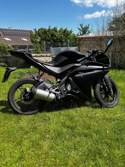 Yamaha YZF R 125 - 4