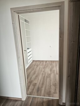 Interiérové dveře se zárubněmi - levé - 80tky - 4