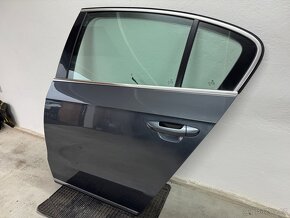 Levé zadní dveře VW Passat B7, kód barvy LK7X - 4
