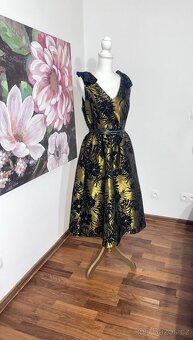 Nádherné koktejlové midi šaty Naf Naf - 4