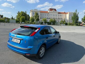 Ford Focus hatchback 1.6i - 4