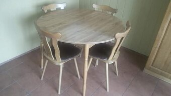 Jídelna dubová - stůl + 4 židle - 4