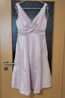 Hodí se ti tyhle všechny společenské šaty? - 4