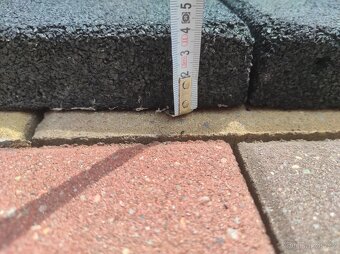 Prodám gumové ochrané desky na dětské hřiště - 4