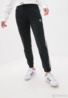 ADIDAS DÁMSKÉ STYLOVÉ BAVLNĚNÉ KRÁSNÉ TEPLÁKY 38 M(40_42)🤩 - 4