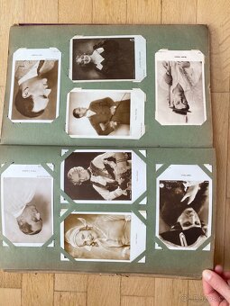 Sběratelské album 400 Ks pohlednic herců - 4