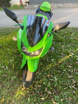 Kawasaki ninja 250r - 4