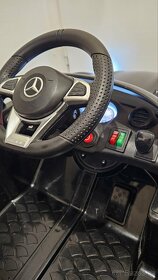 Auto Mercedes AMG - 4