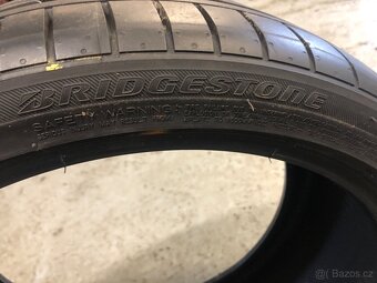 Pneu Bridgestone 255/35/19 - 4