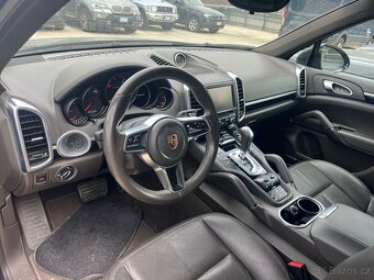 Porsche Cayenne - 4