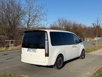 Hyundai Staria Luxury 4x4, panorama, tažné, jen 10 tisíc km - 4
