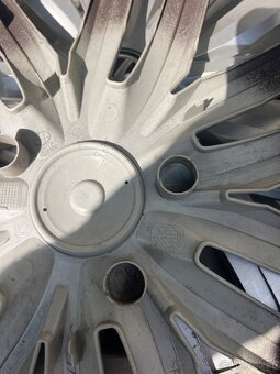 Poklice na Volkswagen Golf, Passat, Touran R16 - 4