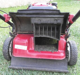 Benzínová sekačka s pojezdem TORO motorem Briggs & Stratton - 4