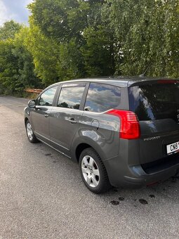 Peugeot 5008 1.6 HDi, r. 2012, 5 míst, super výbava, TOP sta - 4