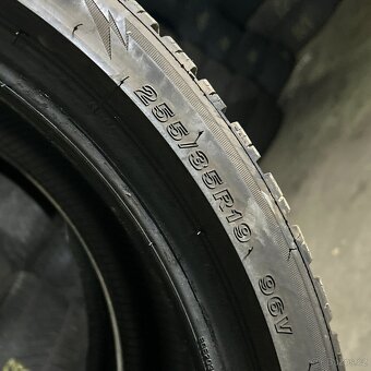 Zimní pneu 255/35 R19 96V Bridgestone 6,5-7mm - 4