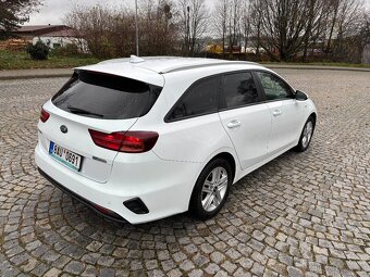 Kia Ceed 1.6 CRDi 100kw Combi 1.Majitel,Top Exklusive - 4