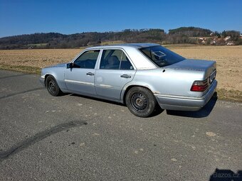 Mercedes-Benz W124 250D - 4