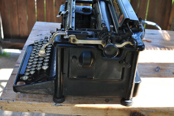 Psací stroj Remington - 4